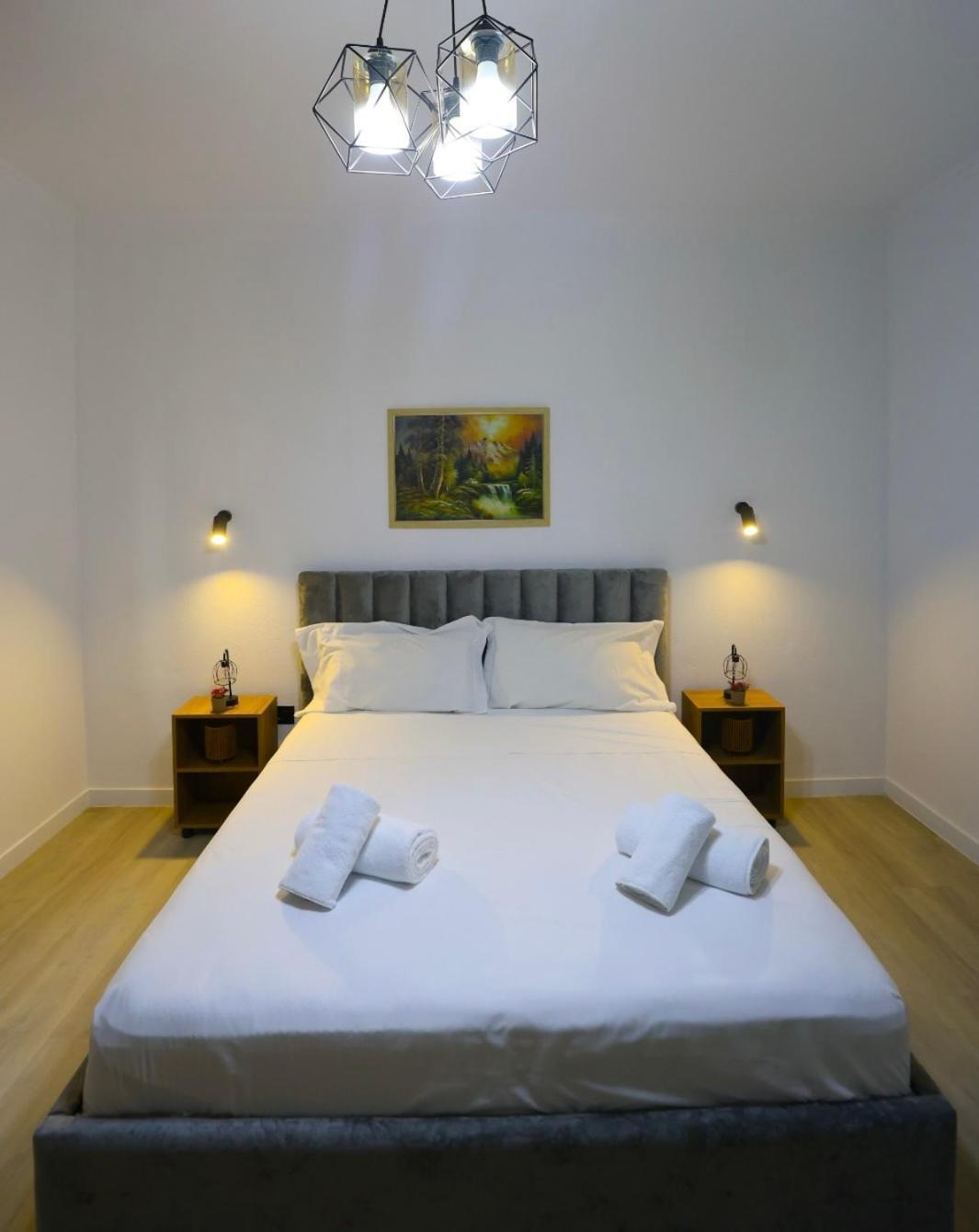 Vila Alizee Hotel Tirana Bagian luar foto