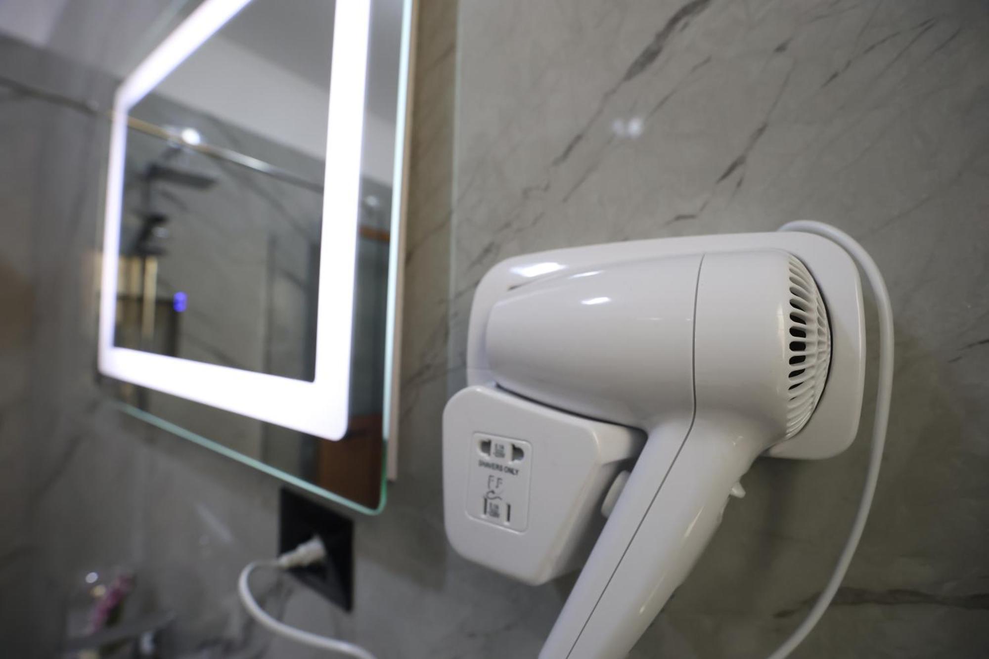 Vila Alizee Hotel Tirana Bagian luar foto