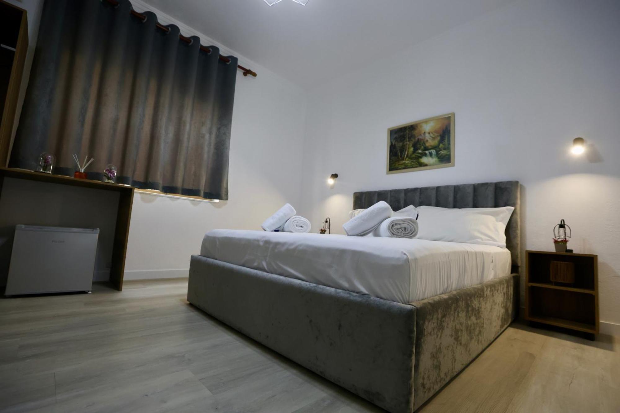 Vila Alizee Hotel Tirana Bagian luar foto