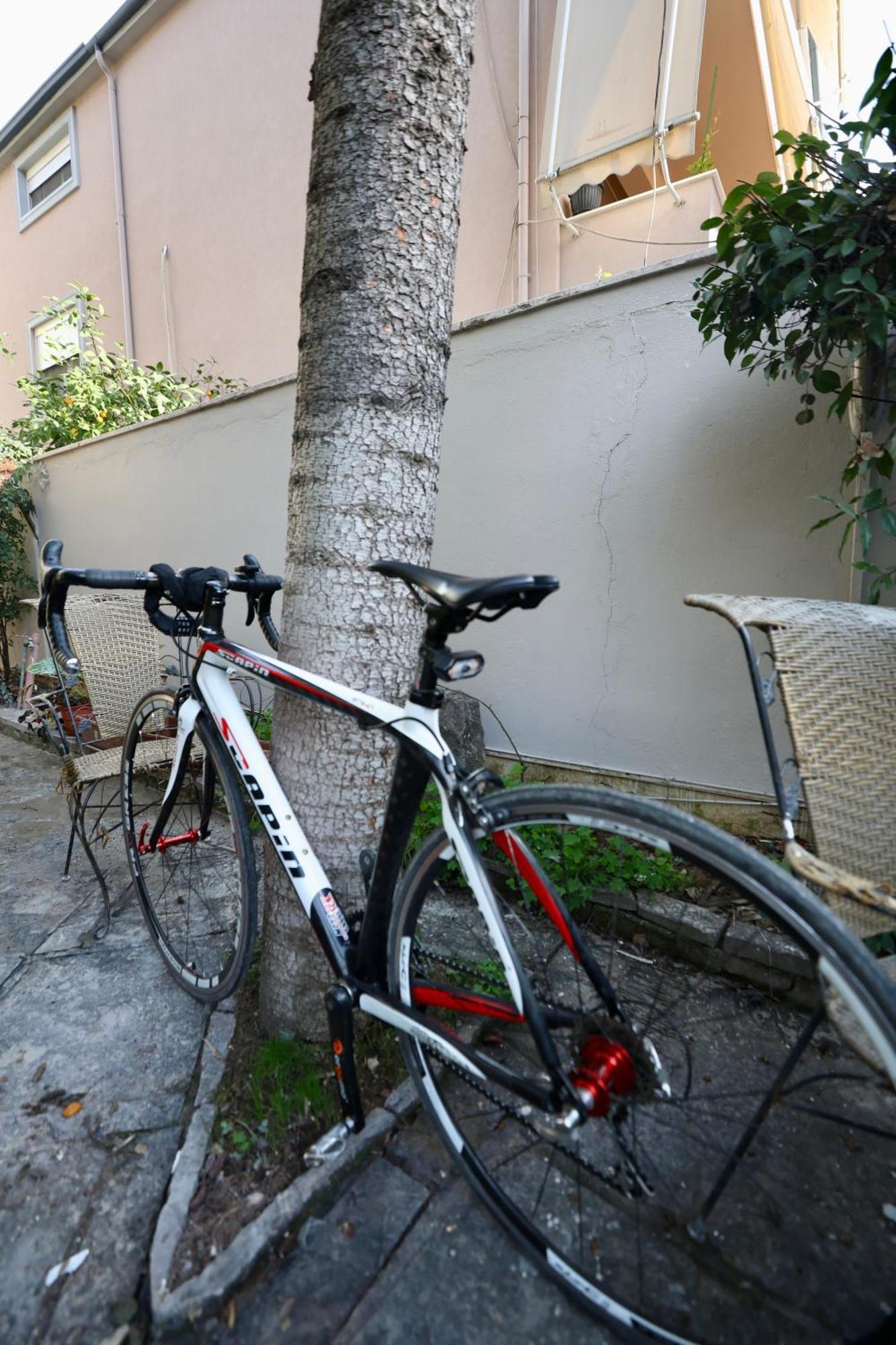 Vila Alizee Hotel Tirana Bagian luar foto