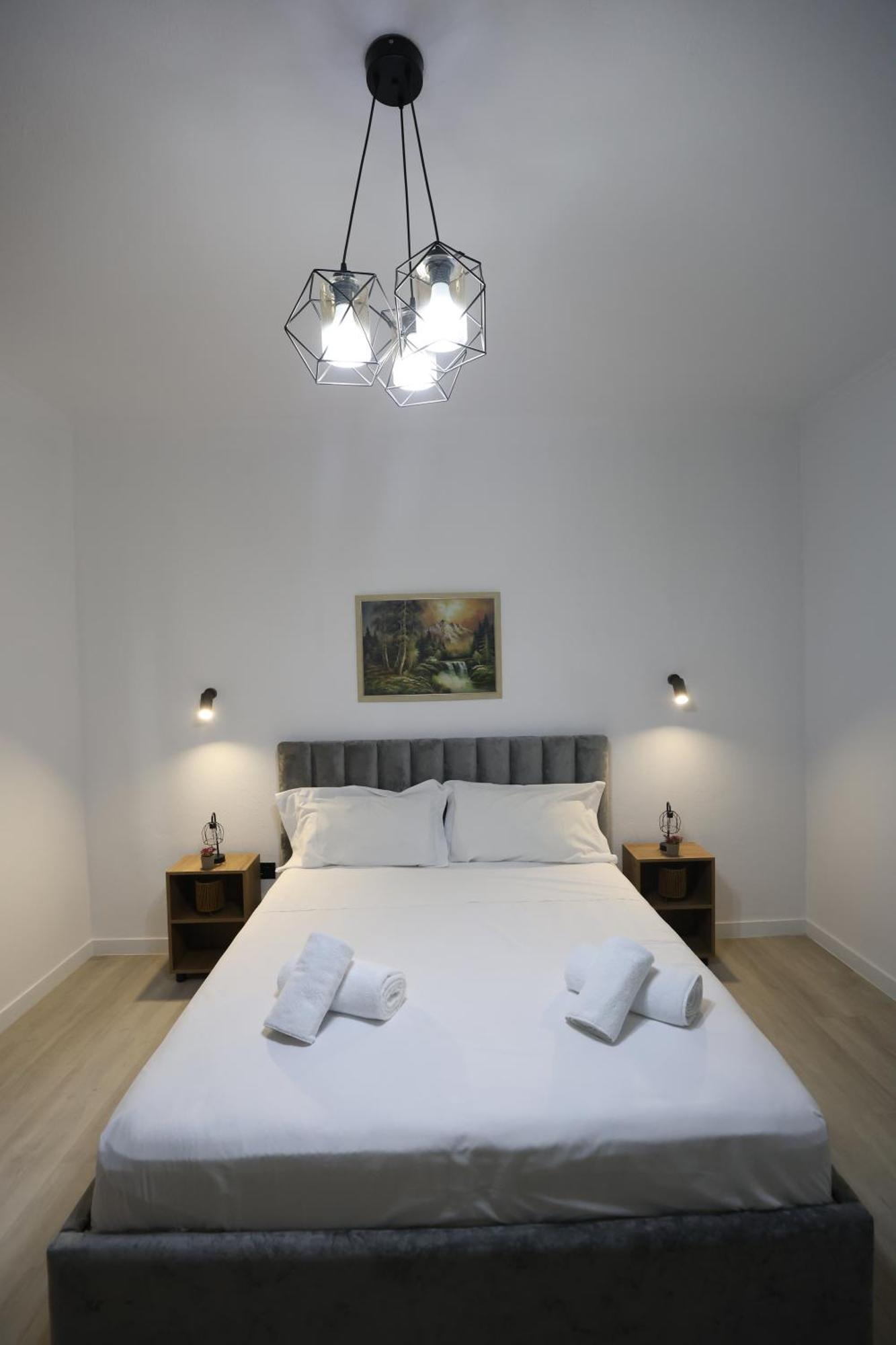Vila Alizee Hotel Tirana Bagian luar foto