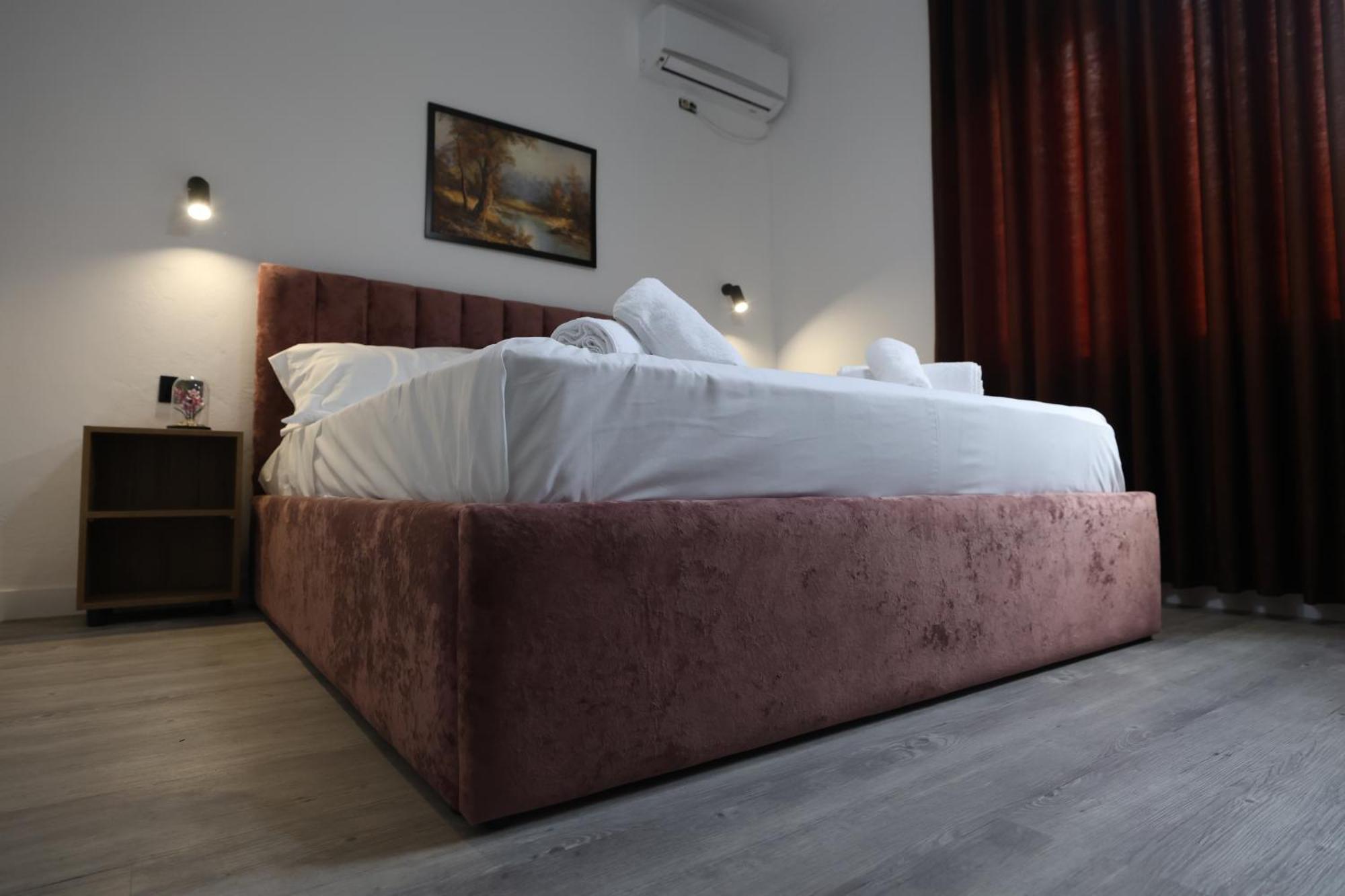 Vila Alizee Hotel Tirana Bagian luar foto